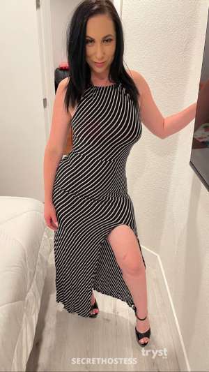 20 Year Old Caucasian Escort Las Vegas NV Brunette Green eyes - Image 3