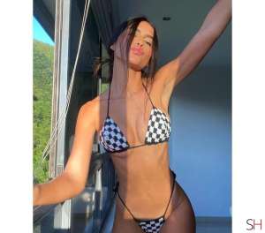 22 year old English Escort in Derby W chick in town, genuine and independent