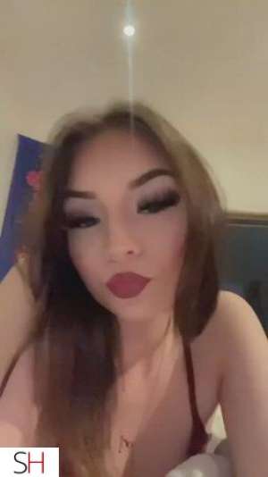 19 year old Escort in Winnipeg I'm available for bookings this evening. Text me for 