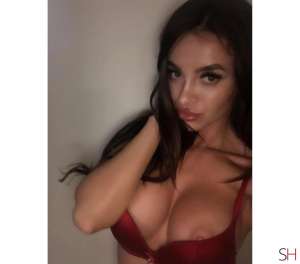 I'm Katye - Slim 32D, Size 8/10, and Ready for Fun in Hertfordshire