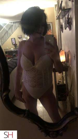 43 year old Caucasian Escort in Winnipeg w Pics Posted - Ready and Waiting