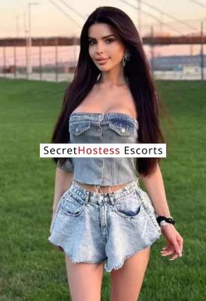 21 year old Czech Escort in Paris I'm Your Fantasy Girl Let's Chat