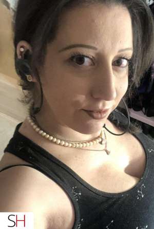 33 year old Caucasian Escort in Winnipeg Come and get it! Call or txt now