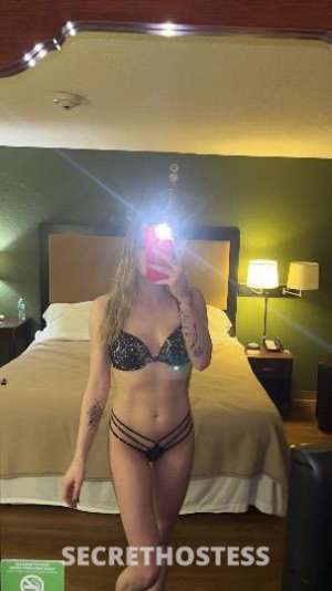 Leah's Blonde Babe Full Service and Best Head in South Bend IN