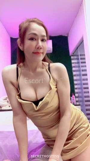 26 year old Asian Escort in Tirana 
