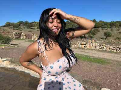 27 year old Escort in Montreal Let's Chat! Hookups, Blowjobs, Massages, Nudes, and 