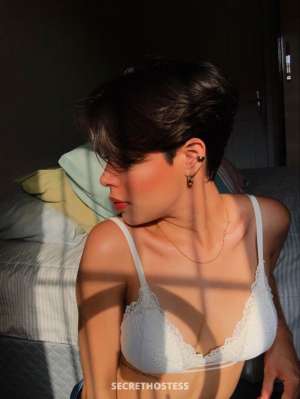 22Yrs Old Escort 156CM Tall Dubai Image - 1
