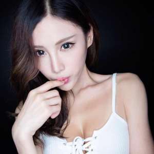 22 year old Asian Escort in Dubai Hi! I'm Bobbie, Your Japanese Escort. Let's Have 