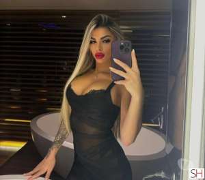 24 year old Latino Escort in Slough Discover ELISA THE BEST SERVICES The Ultimate Companion 