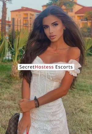 28 Year Old Russian Escort Pisa Black Hair - Image 4