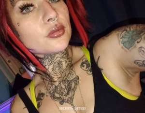 20 year old Caucasian Escort in Edmonton Sexy kitten returns with party-friendly and squirting 