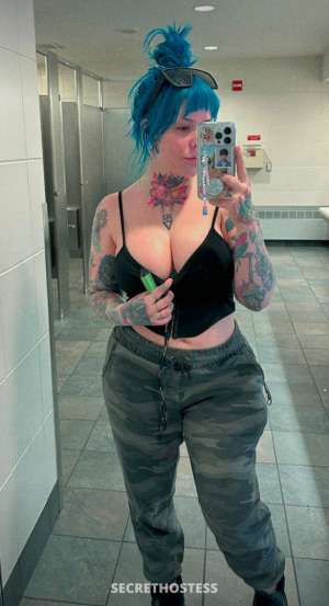 24 year old Caucasian Escort in Seattle WA nd wild fun awaits with Squirting Mature Lady Mary