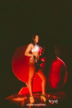 20 year old Mixed Escort in Calgary Edmonton's Friendly Companion Seraphine Scarlett-Rose