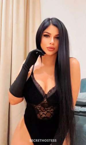 w in Dubai Innocent-looking Slut Seeks Man for Hot Sex in Dubai