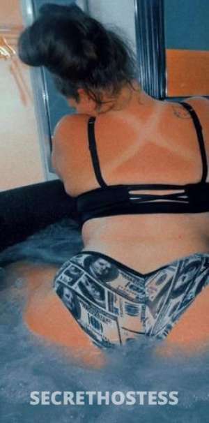 25 year old Escort in Detroit MI Unforgettable Pleasure Indulge in a Juicy, Wet Adventure 