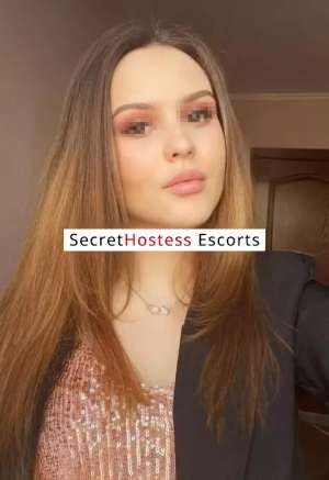 Elegant and refined London escort providing a comfortable  in Paris