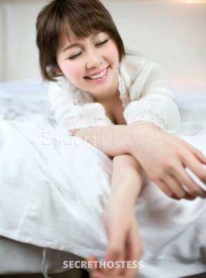 25 year old Asian Escort in Vienna Seducing You With Steamy Models Evenings With Daisy & 