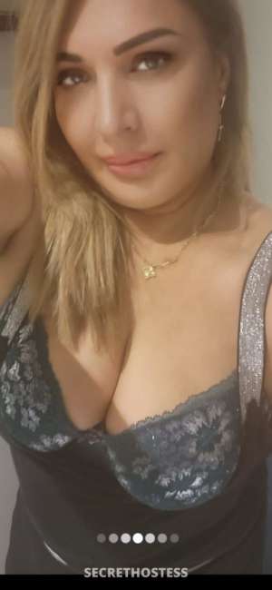 35 year old Russian Escort in Al Manama Seductive Russian Escort Alisa Your unforgettable experience