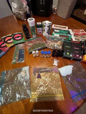 25 year old Caucasian Escort in Lawrence KS Ready for Unforgettable Fun Meeting Your Desires and 