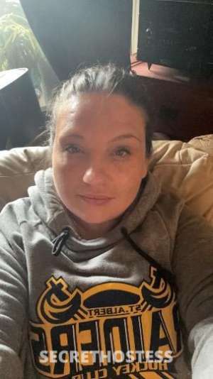 39 year old Escort in Edmonton Apartment Needed ASAP