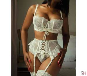 34 year old Escort in Cambridge Elegant Ebony Companion and dominatrix