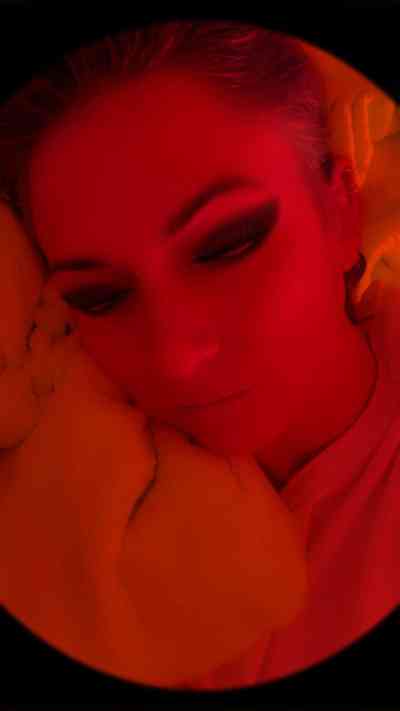 41 year old White Escort in Cincinnati OH Carefree Fun In-Call or Out-Call, Safe Sex Only