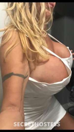 62 year old Escort in Vancouver Unforgettable Times with a Saucy Companion