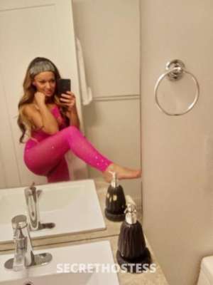27 year old Escort in Winnipeg Experience Fantasy come true with Brunette Beauty Chrissy - 
