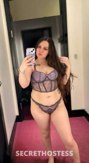 23 year old Escort in Memphis TN Experience the Delights of a Sophisticated Dining Affair - 
