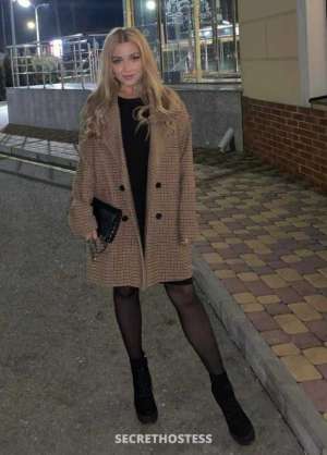28 year old Ukrainian Escort in Chicago IL Experience the Ultimate Pampering Session with Chicago’s 