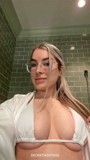 27 year old Caucasian Escort in St Catharines Twitter: mellisahamman<br /> Are you looking to have 