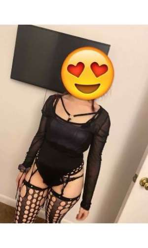 Experience Erotic Bliss with Sexy Playmate Sapphire in Northern Virginia DC