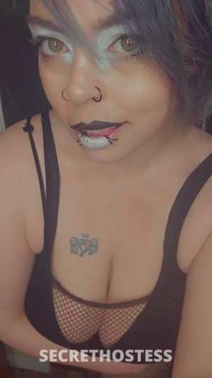 32 year old Escort in Edmonton Kinky Stoner MILF Sarah Available Now For One Hour Session 