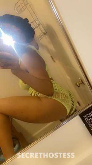25 year old Escort in Albany NY Indulge in Juicyy Fruit - INCALL ONLY - Uber Required - Text
