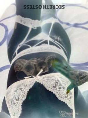 28 year old Escort in San Diego CA Experience Delicious Delights with the Salvadoran Beauty in 