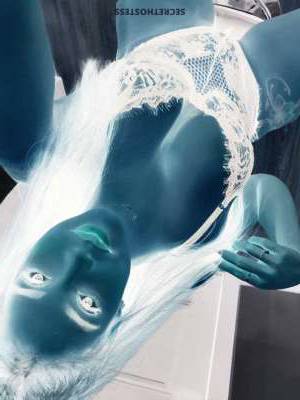 25 year old Hispanic Escort in Houston TX Attention, Guys! I'm Amber, Your Ultimate Fantasy Right