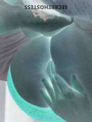 28 year old Escort in Springfield IL Ready to Make Your Dreams Come True Playful, Flirtatious, 
