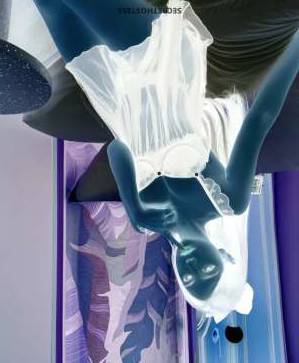 21 year old Asian Escort in Jeddah Nile Exquisite Escort Babe Eager to Please and Tantalize 