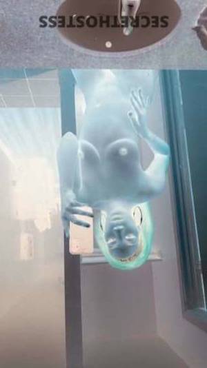 24 year old Escort in Memphis TN Hey, Gents, It's Miss REDD, Ready for Your Sweet Treat