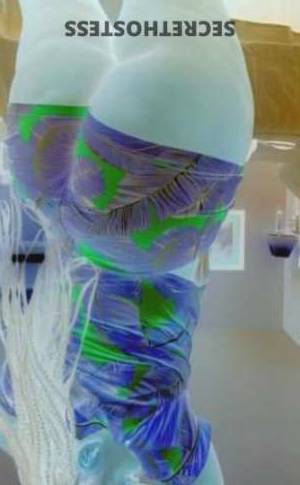 27 year old Escort in Memphis TN Join Me for Memorable Fun- Hosting Only, No Car Dates