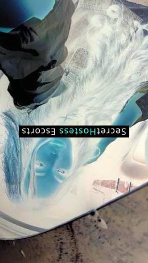 25 year old Russian Escort in Istanbul Allow me to introduce myself I am Lina, a sultry brunette 