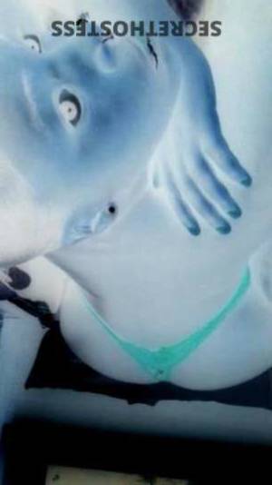24 year old Mexican Escort in Memphis TN Experience Unforgettable Pleasure with Mona, the Voluptuous 