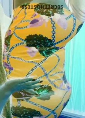 40 year old Colombian Escort in Queens NY Serious Gentlemen Only Colombian Romanian Brunette BBW for 