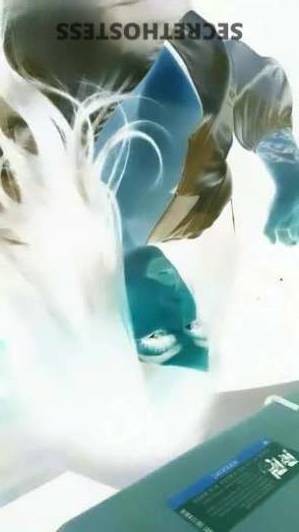 24 year old Filipino Escort in Knoxville TN Petite Filipina and Japanese Beauty withvoluptuous curves 