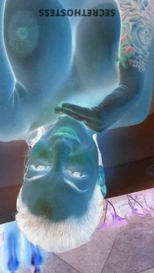 27 year old Asian Escort in Omaha NE Experience Wild & Dirty Fun with an Asian Cutie - 