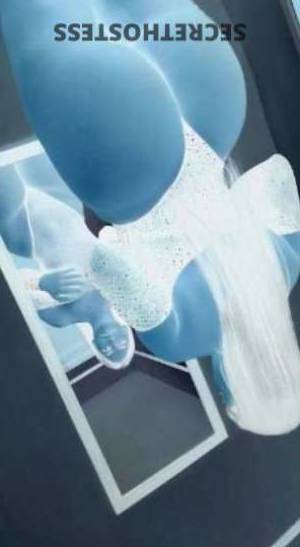 24 year old Escort in Nashville TN Paola - The Perfect Companion for An Unforgettable 