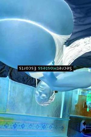 25 year old Escort in Jeddah Unforgettable Pleasure with Lucy