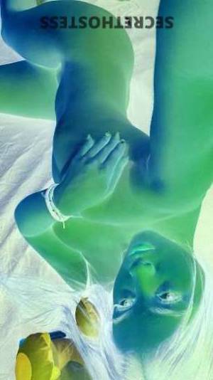 25 year old Escort in Honolulu HI Experience the Sloppy Blowjob of Your Lifetime with a Horny 