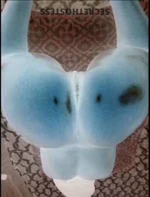 37 year old Escort in West Palm Beach FL Juicy Fruit Indulge in Delicious Fun and Games with Me