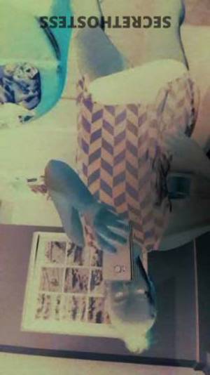 36 year old Escort in Winnipeg The Ultimate Playmate Fun,Outgoing, Pretty, Sweet, Smart, 